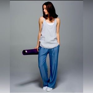 Lululemon Eazy Breezy Pant - Blue (Size 8)
